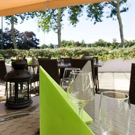 Отель Campanile Centre - Cathedrale Реймс