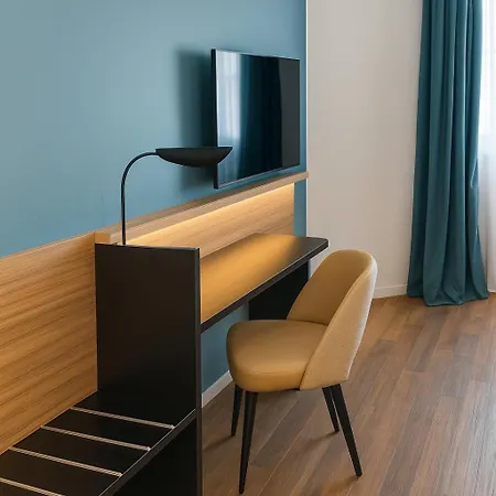 Campanile Centre - Cathedrale Реймс