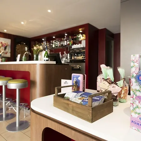 Campanile Centre - Cathedrale Отель