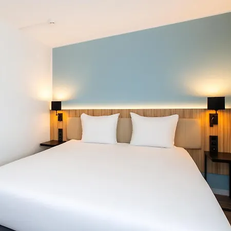 Отель Campanile Centre - Cathedrale Реймс