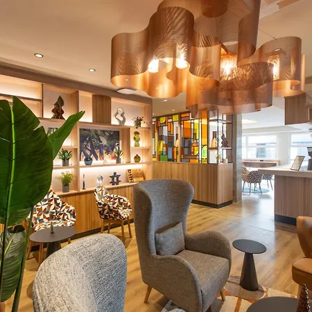 Отель Campanile Centre - Cathedrale