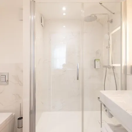 Campanile Centre - Cathedrale Отель