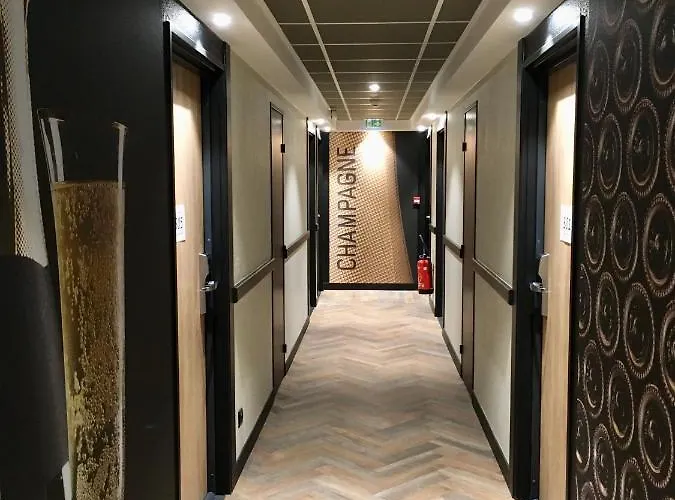 Campanile Centre - Cathedrale Hotel