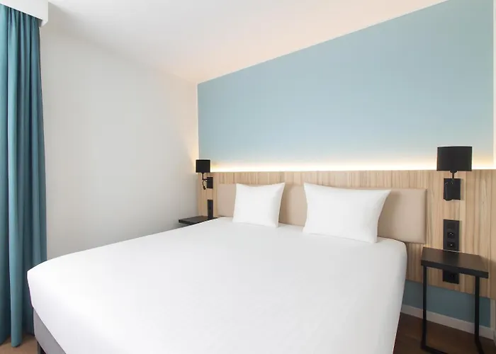 Campanile Centre - Cathedrale 3* Reims