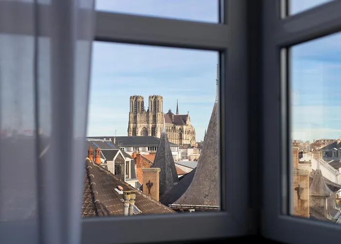 Campanile Centre - Cathedrale Hotel 3*