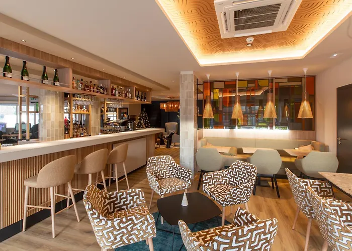 Hotel Campanile Centre - Cathedrale 3*